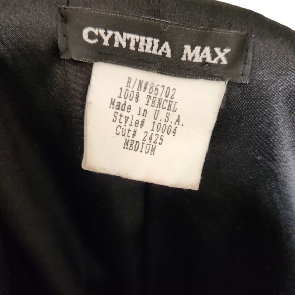 Cynthia Max Black Velvet Party Blazer - Picture 6 of 7
